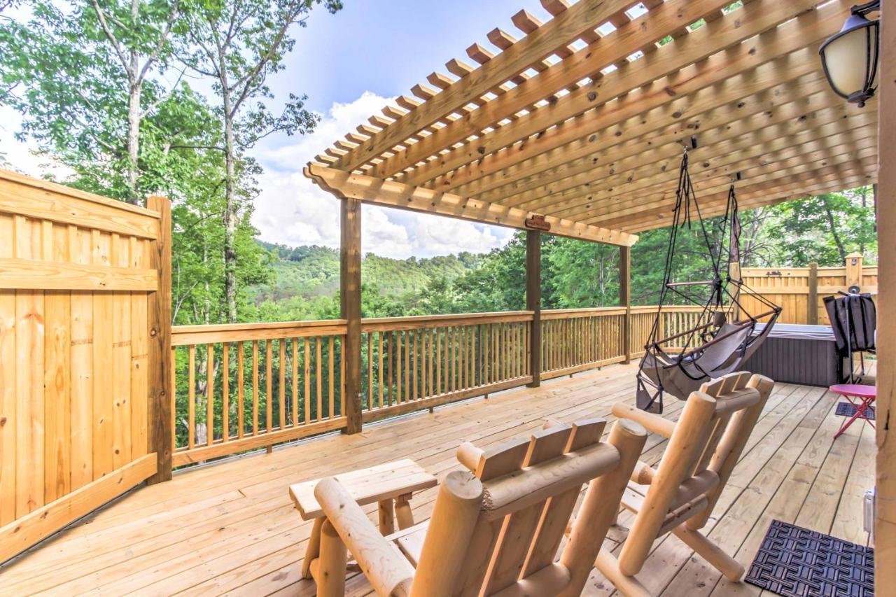 Private Sevierville Cabin With Mountain Views And Loft Экстерьер фото